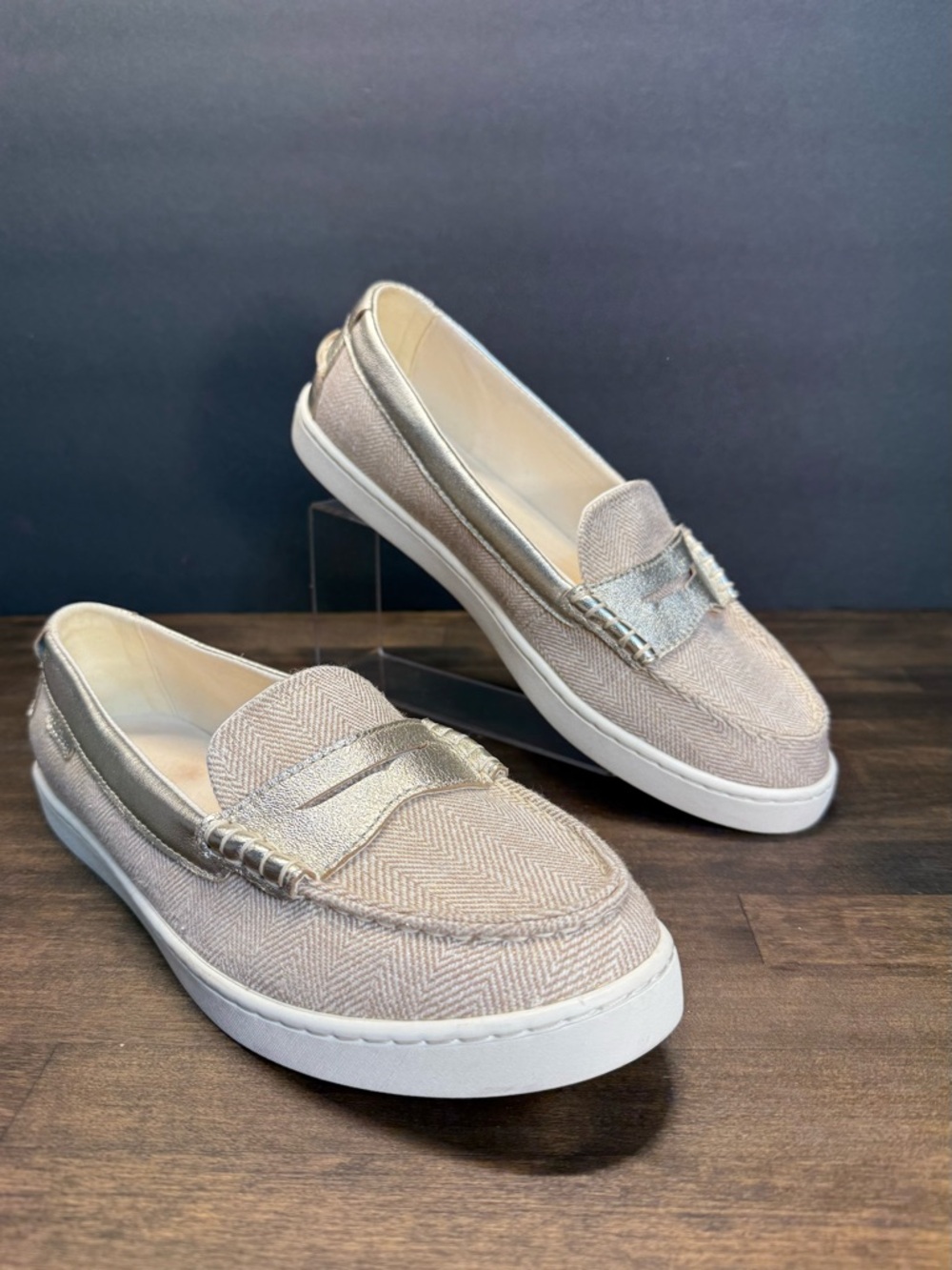 Cole Haan Beige Herringbone Loafers Gold Trim Slip On Flats Size 10